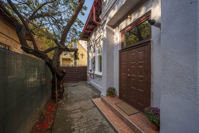 Vitan Casa interbelica cu farmec, in apropiere de Mall Vitan