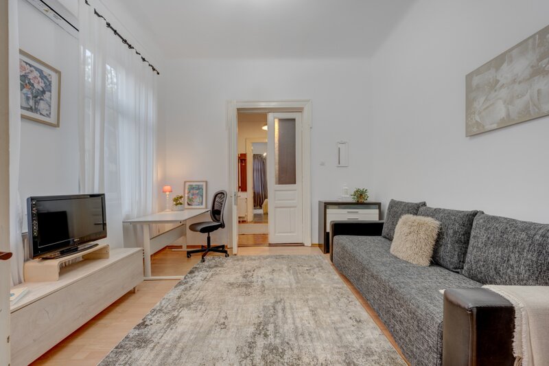 Vitan Casa interbelica cu farmec, in apropiere de Mall Vitan